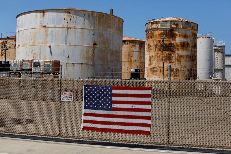 © Reuters. Fuel tanks are shown in National City, California