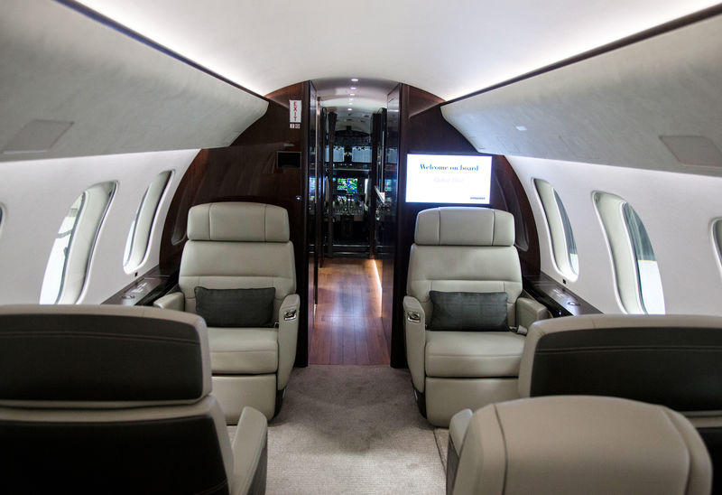 © Reuters. FILE PHOTO: An interior view of Bombardier's Global 7500, the first business jet to have a queen-sized bed and hot shower, is shown during a media tour in Montreal