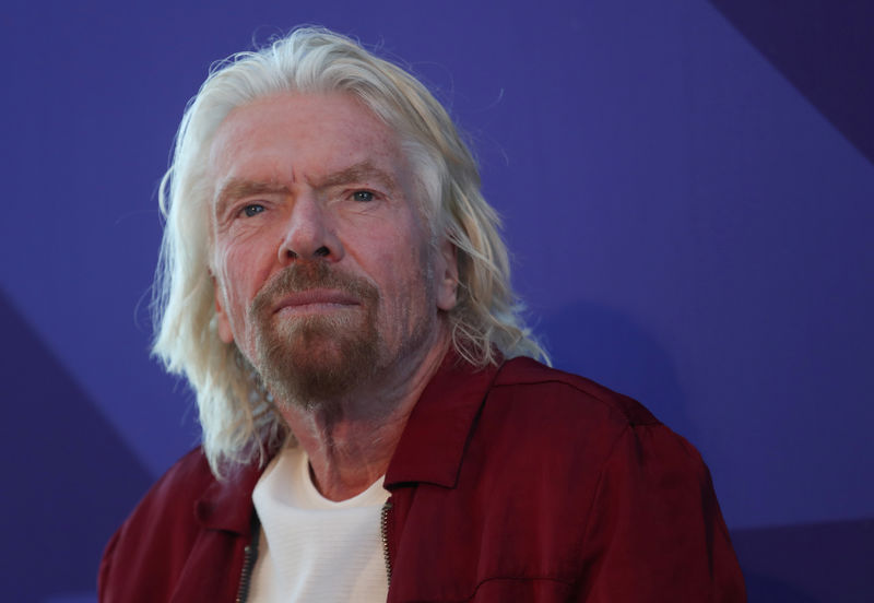 © Reuters. Imagen de archivo de Sir Richard Branson escuchando una pregunta en la presentación de la nave Virgin Voyages en Nueva York