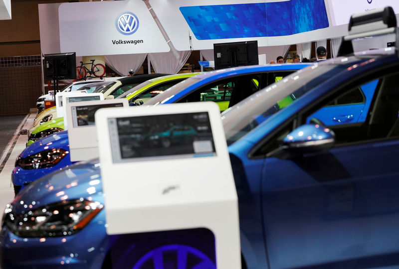 © Reuters. The Volkswagen show floor is seen at the Canadian International AutoShow in Toronto