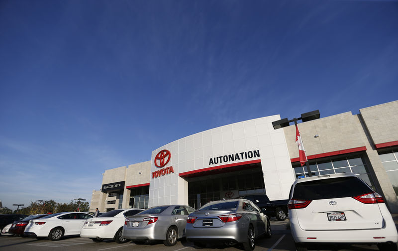 AutoNation misses profit, revenue estimates; names new CEO