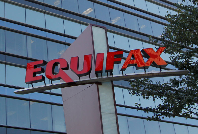 © Reuters. Credit reporting company Equifax Inc. offices are pictured in Atlanta