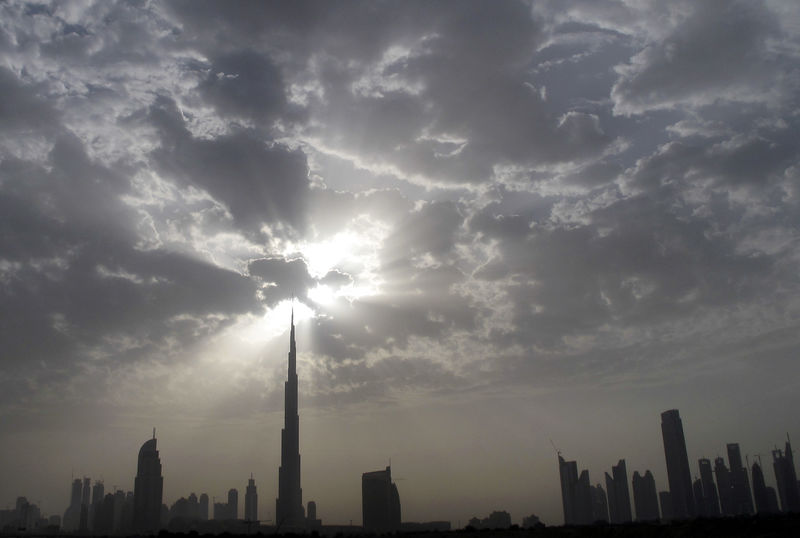 © Reuters. The Dubai skyline with Burj Khalifa is seen during the late afternoon from the Sheikh Zayed highway