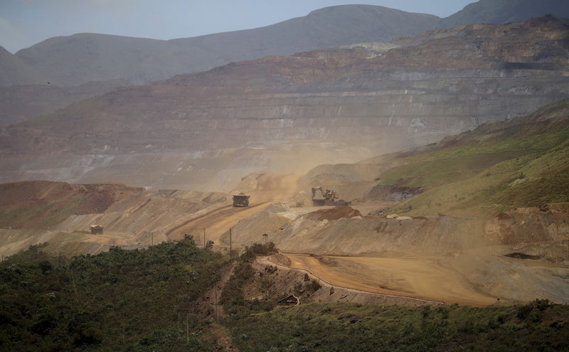 © Reuters. Área de extração de minério de ferro em Mariana (MG)