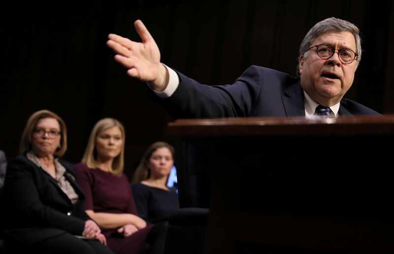 © Reuters. FILE PHOTO: William Barr testifies before Senate Judiciary hearing on his nomination to be U.S. attorney general in Washington