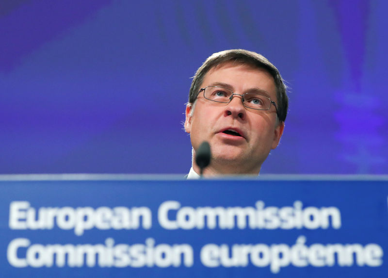 © Reuters. FILE PHOTO:  European Commission Vice-President Valdis Dombrovskis attends a news conference in Brussels