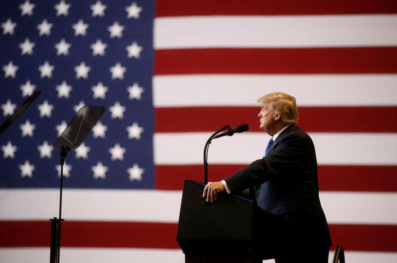 © Reuters. FILE PHOTO: U.S. President Donald Trump speaks during campaign rally at Mohegan Sun Arena in Wilkes-Barre, Pennsylvania