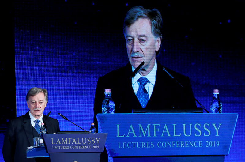 © Reuters. Mersch, Member of the Executive Board of the European Central Bank delivers a speech during Lamfalussy Lectures Conference in Budapest