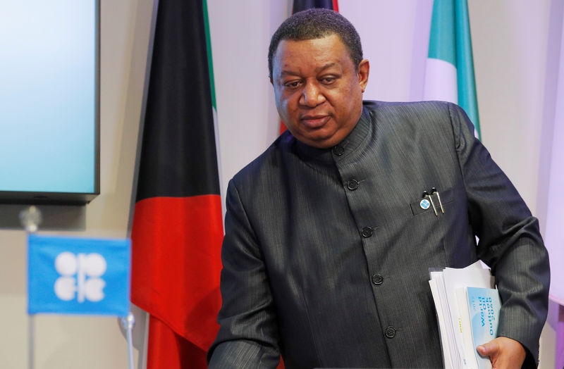 © Reuters. OPEC Secretary-General Barkindo arrives for a news conference in Vienna