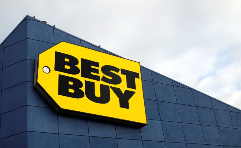 © Reuters. The sign of a Best Buy store in Pasadena