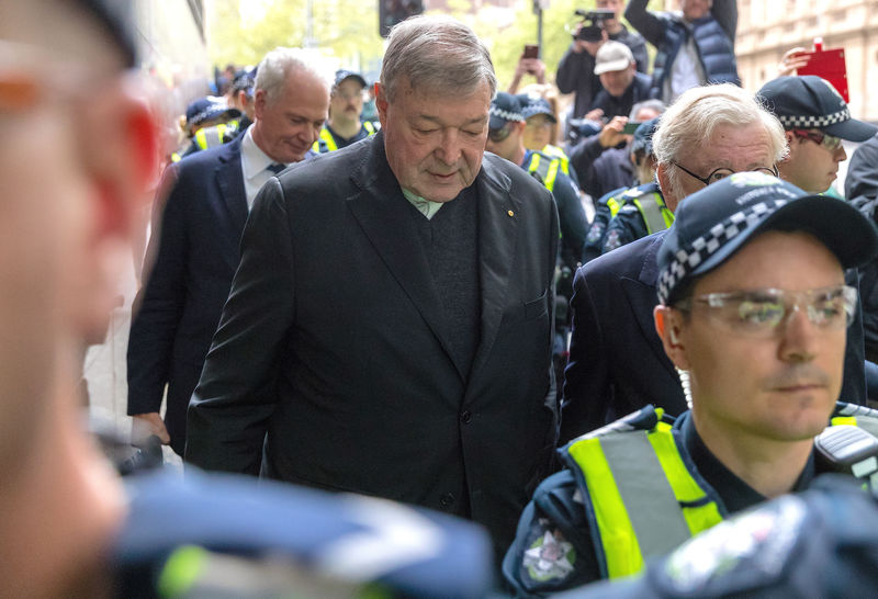 © Reuters. Cardeal George Pell deixa tribunal em Melbourne