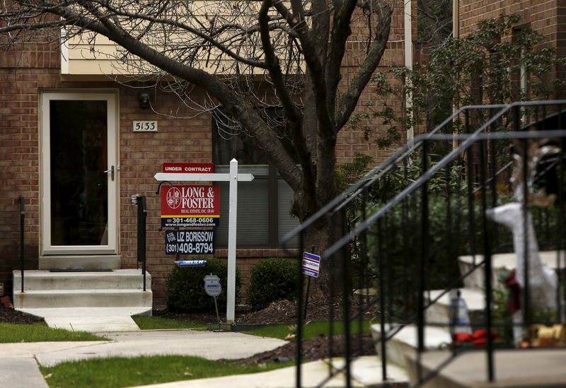 © Reuters. Townhouse for sale under contract is seen in Bethesda, Maryland