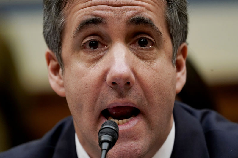 © Reuters. Former Trump personal attorney Cohen testifies before House Oversight hearing on Capitol Hill in Washington