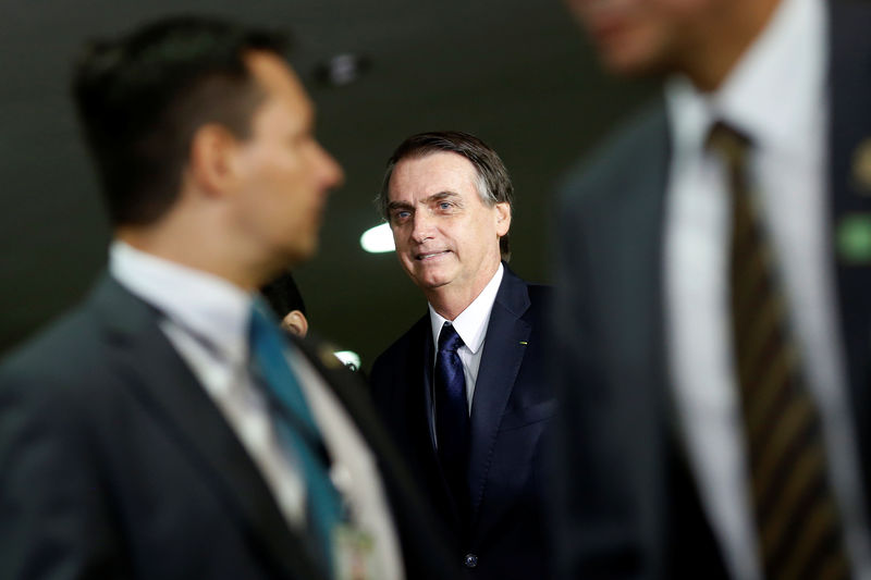 © Reuters. Presidente Jair Bolsonaro chega ao Congresso Nacional