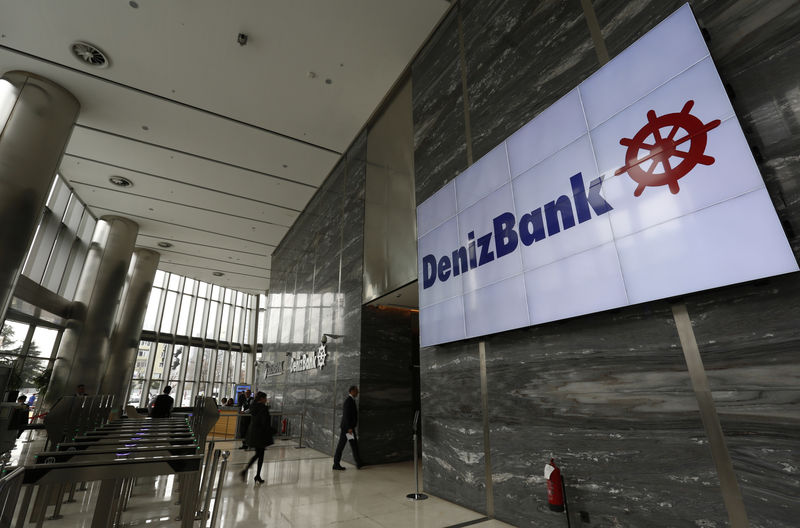 © Reuters. Штаб-квартира Denizbank в Стамбуле