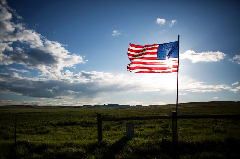 © Reuters. Bandeira dos Estados Unidos no Estado do Wyoming