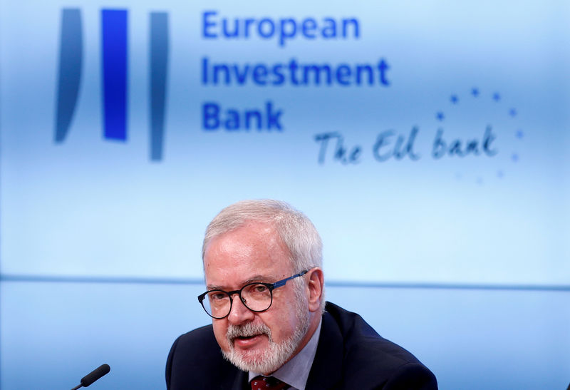 © Reuters. FILE PHOTO: EIB President Hoyer holds news conference in Brussels