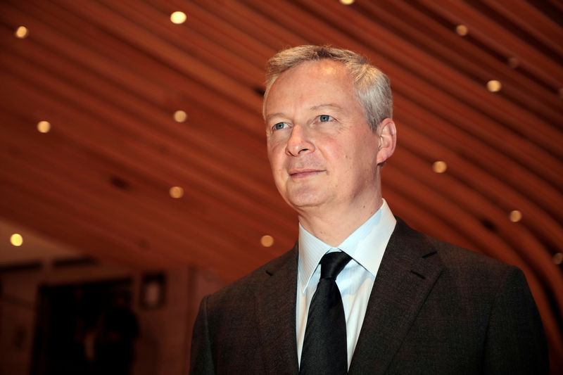 © Reuters. French Economy Minister Bruno Le Maire arrives for the 34th annual dinner of the CRIF in Paris