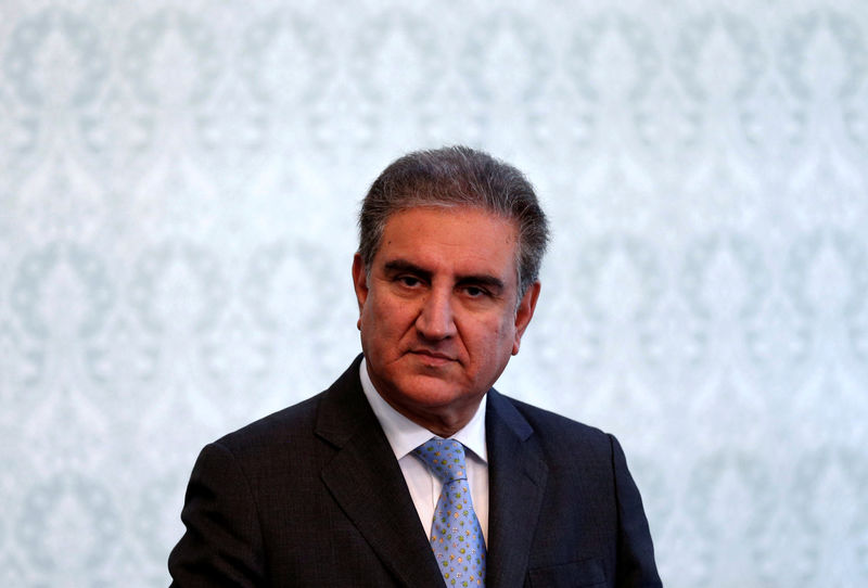 © Reuters. وزير خارجية باكستان لن يحضر اجتماع منظمة التعاون الإسلامي لوجود الهند
