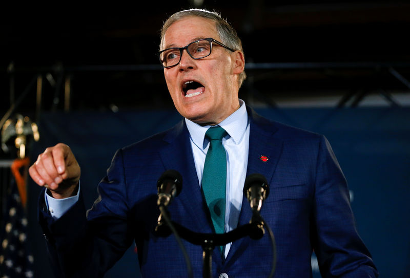 © Reuters. Washington state Governor Inslee speaks during a news conference to announce his decision to seek the Democratic Party's nomination for president in 2020 at A&R Solar in Seattle