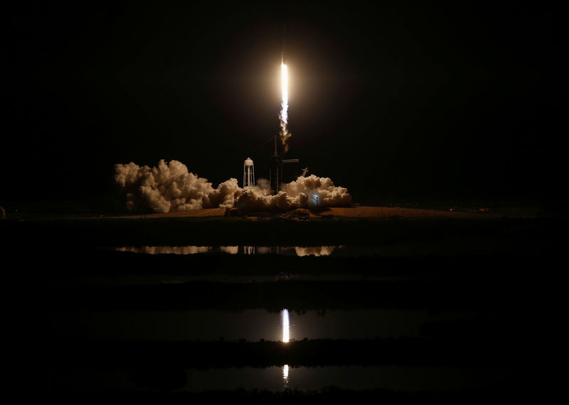 © Reuters. SpaceX lanza una cápsula no tripulada con destino a la Estación Espacial Internacional