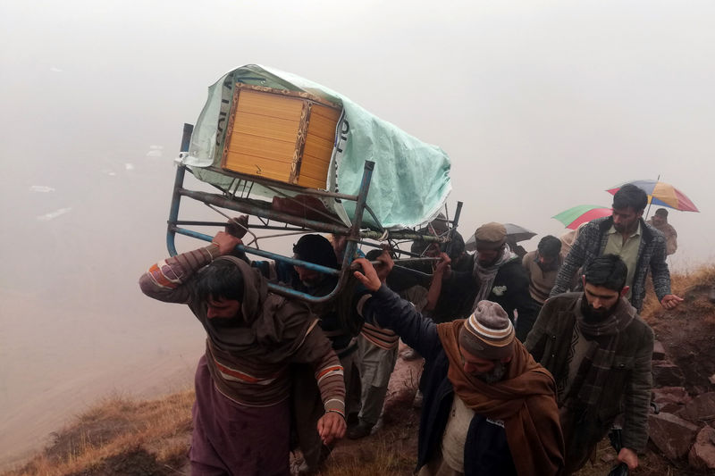 © Reuters. Tranquilidad en la frontera entre India y Pakistán, tensión en Cachemira entre represión de la militancia