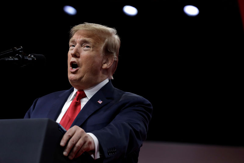 © Reuters. FILE PHOTO - President Donald Trump speaks at CPAC in Washington