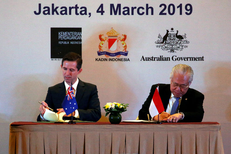 Indonesia, Australia sign economic partnership on trade and investment