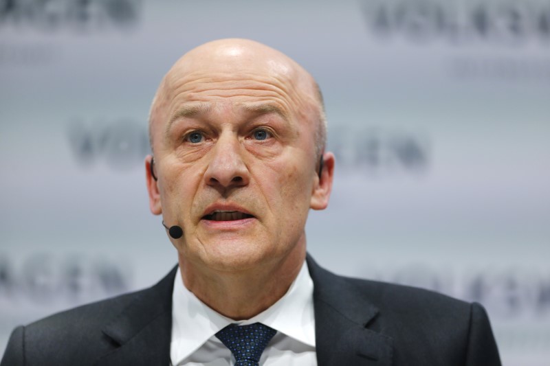 © Reuters. FILE PHOTO:  Volkswagen CFO Witter speaks at the annual earnings news conference of VW in Berlin in Berlin