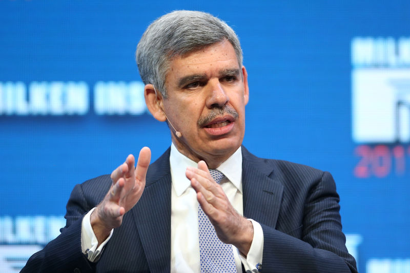© Reuters. Mohamed El-Erian, Chief Economic Advisor of Allianz and Former Chairman of President Obama's Global Development Council, speaks during the Milken Institute Global Conference in Beverly Hills