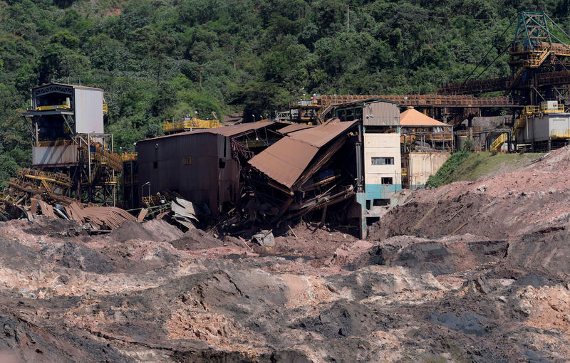 © Reuters. FILE PHOTO: A view of a collapsed tailings dam owned by Brazilian mining company Vale SA, in Brumadinho