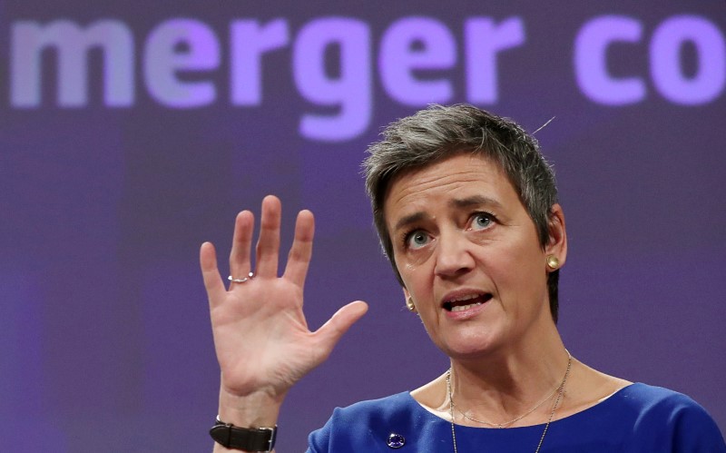 © Reuters. FILE PHOTO: EU Competition Commissioner Vestager talks to the media at the European Council headquarters in Brussels