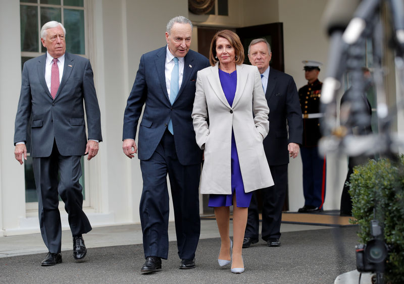 © Reuters. Congressional Democrats speak about government shutdown after Trump meeting at the White House in Washington