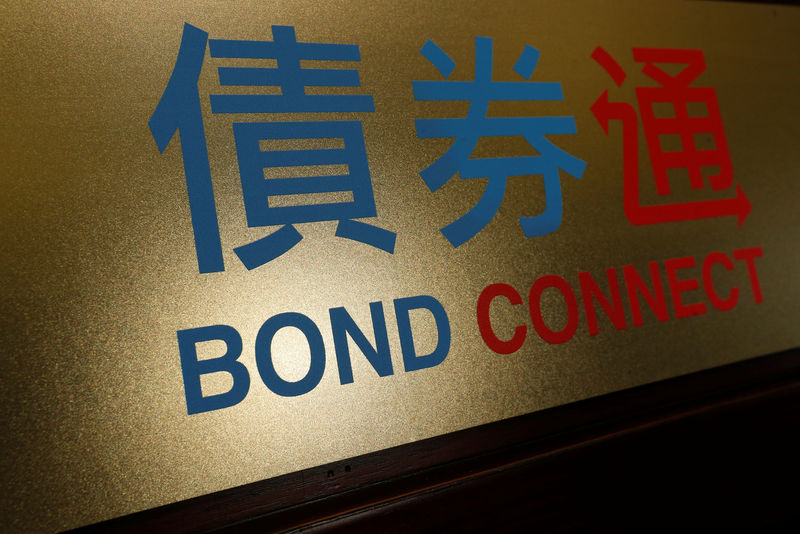 © Reuters. The title of Bond Connect is seen during a launching ceremony at Hong Kong Exchanges in Hong Kong