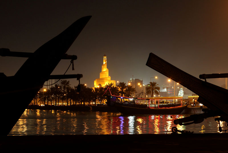 © Reuters. FILE PHOTO: A mosque is seen on Doha coastline
