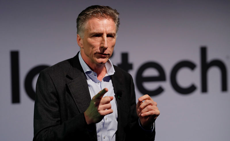 © Reuters. CEO Darrell of the computer peripherals maker Logitech addresses a news conference in Zurich
