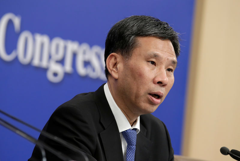 © Reuters. Chinese Finance Minister Liu Kun attends a news conference during the ongoing NPC in Beijing