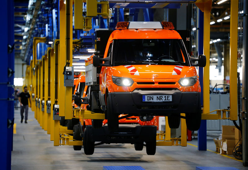 © Reuters. The production line of the new StreetScooter electric delivery van