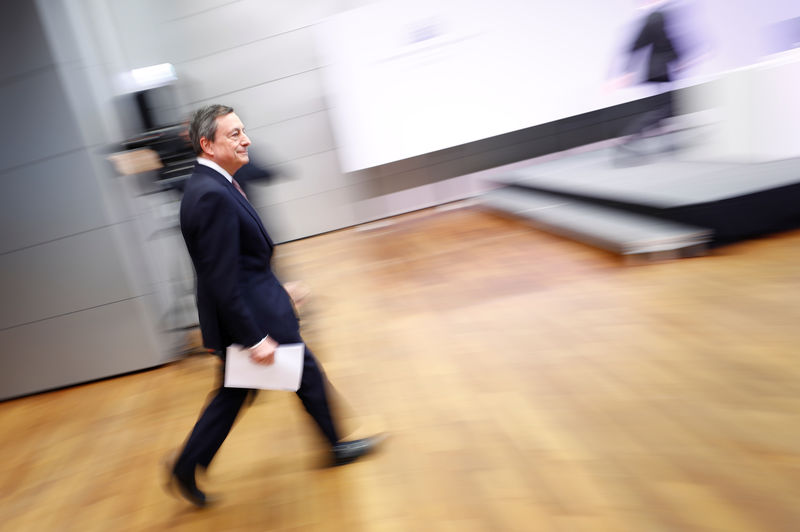 ©路透社。 欧洲央行（ECB）行长马里奥•德拉吉（Mario Draghi）出席欧洲理事会法兰克福总部理事会会议结果新闻发布会