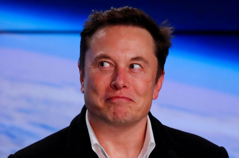 © Reuters. Elon Musk durante entrevista coletiva em Cabo Canaveral, na Flórida