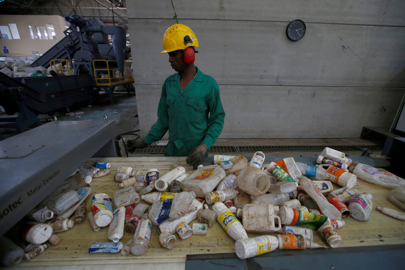 © Reuters. إطلاق مبادرة لإعادة التدوير في كينيا بعد زيادة معدلات التلوث