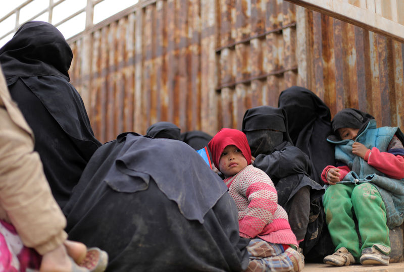 © Reuters. الأمم المتحدة: اكتظاظ مخيم في سوريا بعد تدفق آلاف جراء معركة مع الدولة الإسلامية