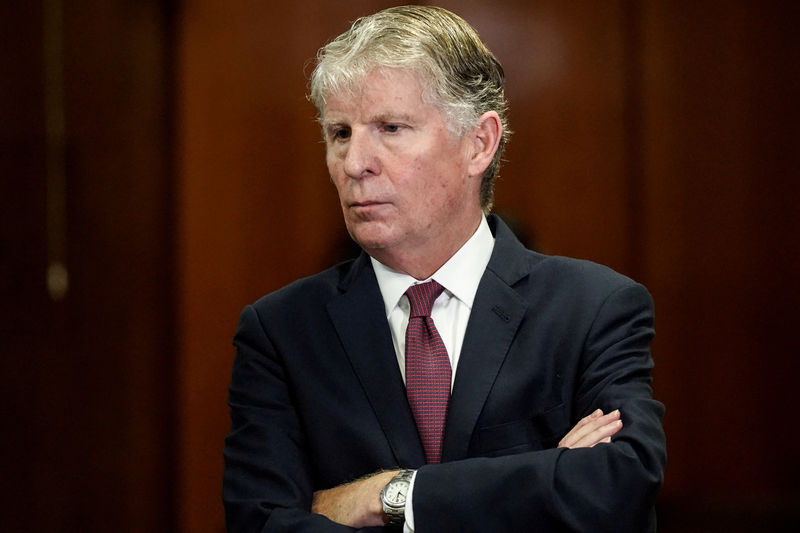 © Reuters. FILE PHOTO: Manhattan District Attorney Cyrus R. Vance Jr. attends a news conference about dismissing some 3,000 marijunana smoking and possession cases in New York City