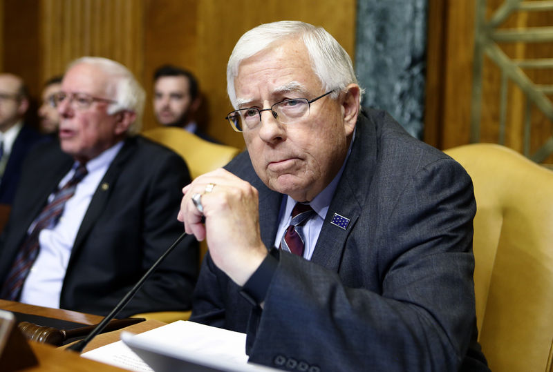 © Reuters. Chairman of the Senate Budget Committee Enzi waits for order to be restored during markup of the FY2018 Budget reconciliation legislation on Capitol Hill in Washington