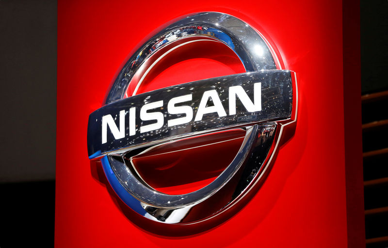 © Reuters. FILE PHOTO: A Nissan logo is displayed at the 89th Geneva International Motor Show in Geneva