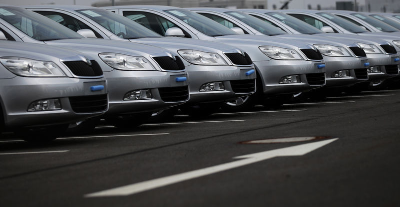 © Reuters. FILE PHOTO: Skoda cars prepared for customers are seen at a factory parking space in Mlada Boleslav