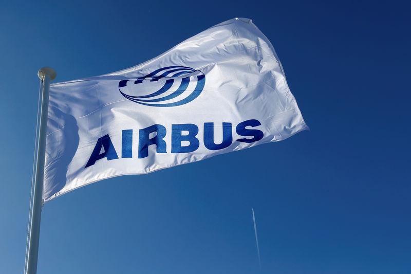 © Reuters. A logo of Airbus is seen on a flag at Airbus headquarters in Blagnac