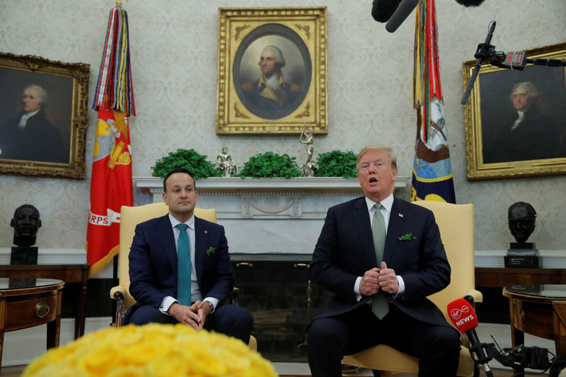 © Reuters. U.S. President Trump meets with Ireland's Prime Minister Varadkar at the White House in Washington