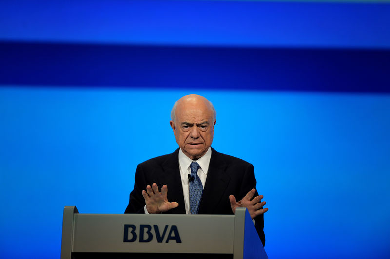 © Reuters. FILE PHOTO: BBVA Chairman Francisco Gonzalez addresses the Annual General Meeting of Shareholders in Bilbao