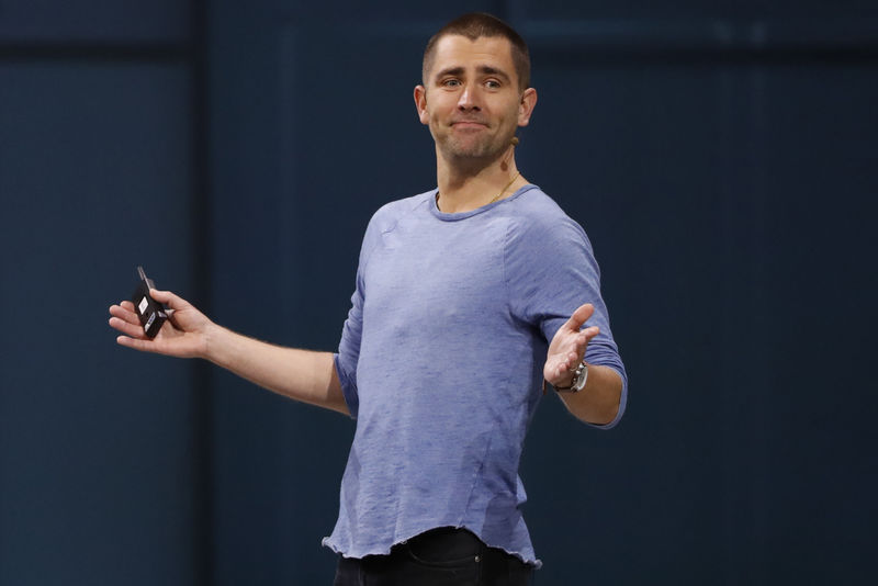 © Reuters. Facebook Chief Product Officer Chris Cox speaks at Facebook Inc's annual F8 developers conference in San Jose